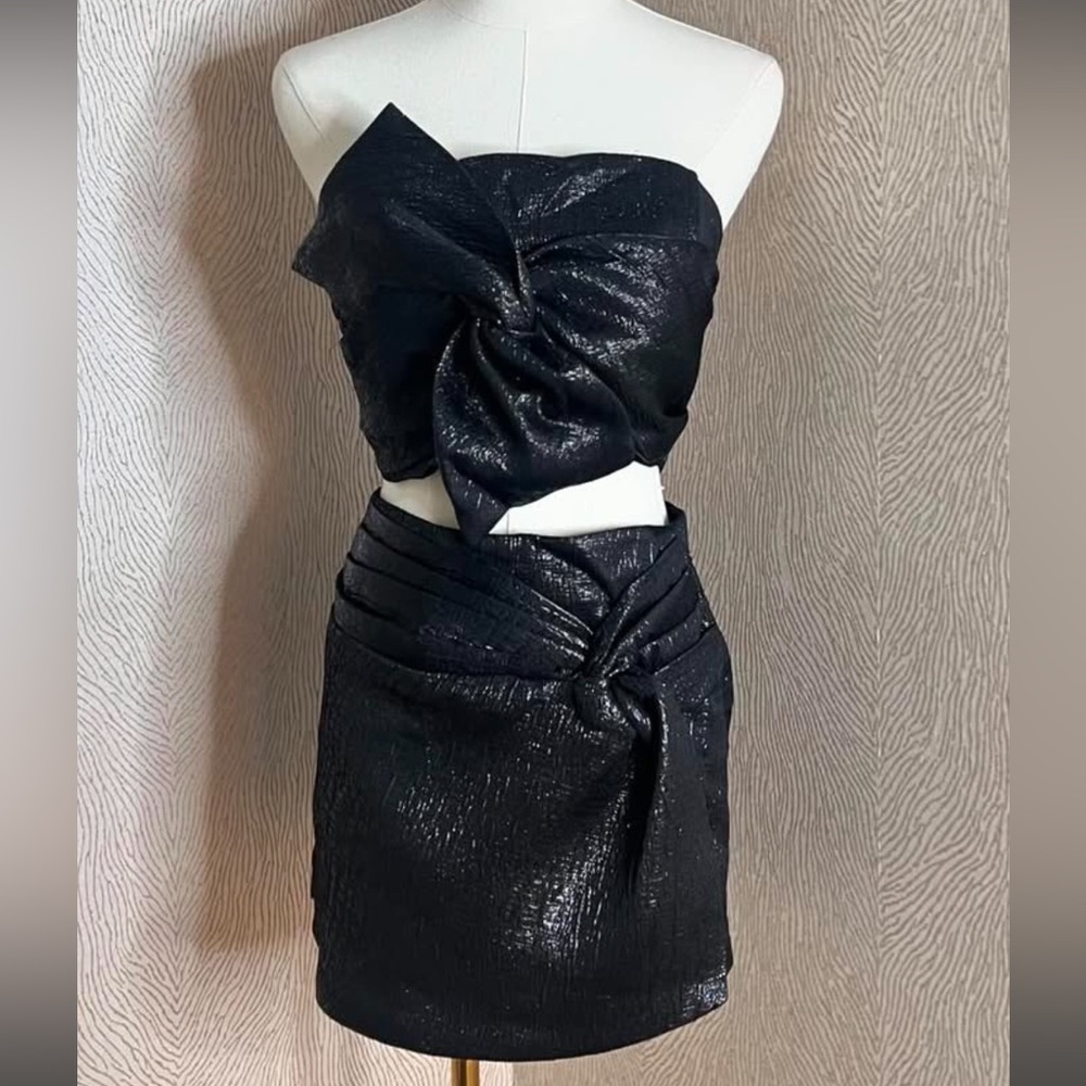 Black lux two piece